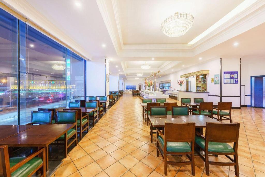Dalian Grand Continent International Hotel Exterior photo