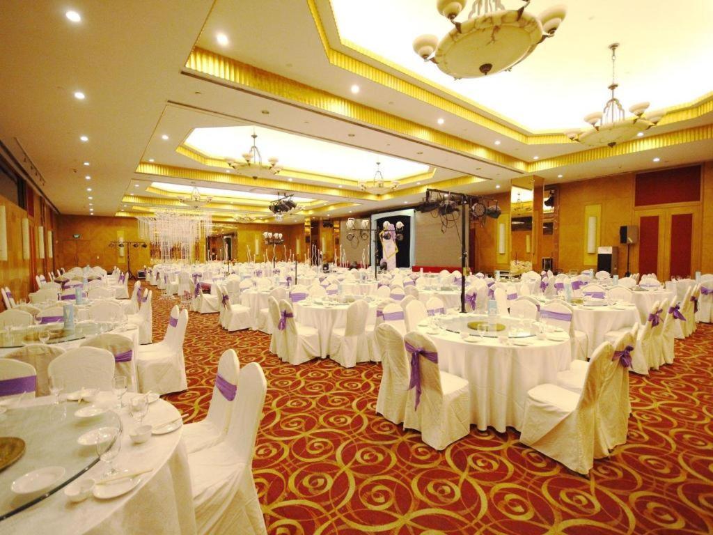 Dalian Grand Continent International Hotel Exterior photo